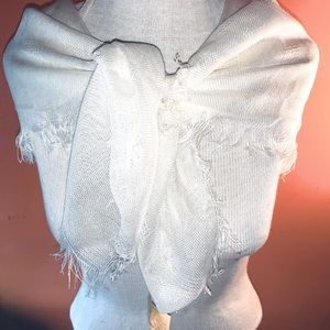 2 Pomeroy Wraps w/ 2 Liz Claiborne scarf pins